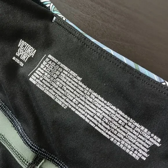 Victoria Sport VSX Knockout Capri Leggings M geometric color block activewear - Picture 6 of 12